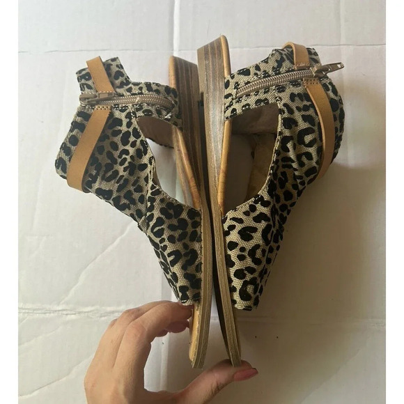 Blowfish Malibu Micro Wedge Sandals Leopard animal print size 8 open toe - Picture 2 of 8